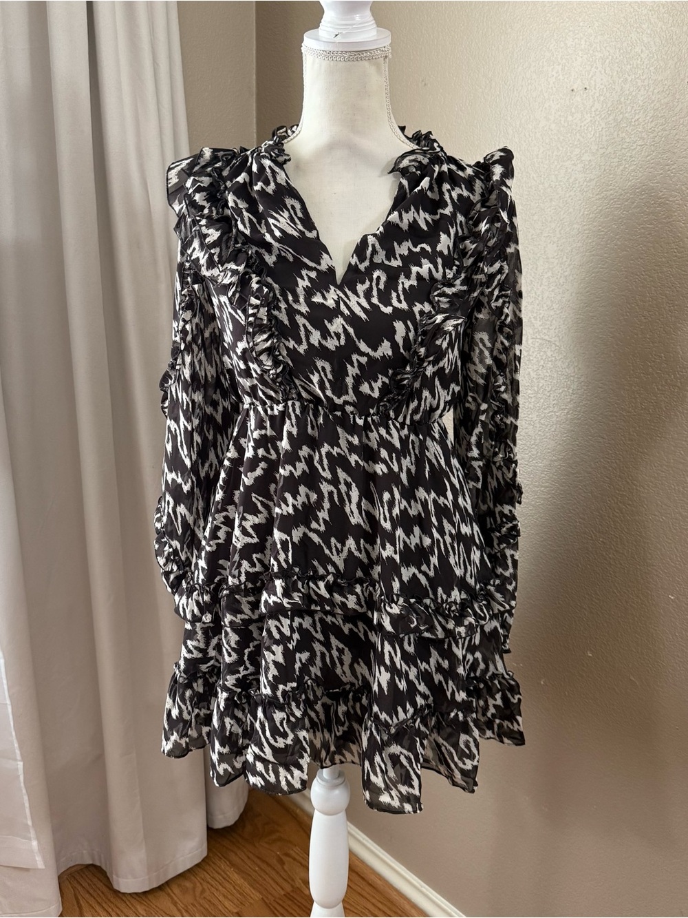 Ruffle Tiered Long-Sleeve Dress size small